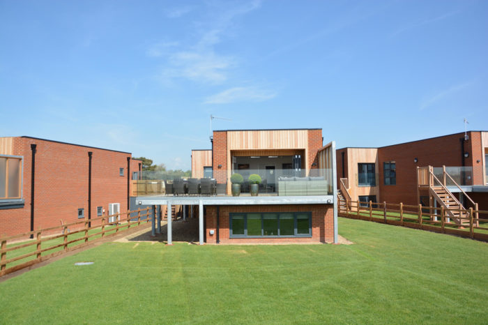 suffolk-aldeburgh-cottage-marsh-harrier-Brick-Kiln-Front-straight-700x466